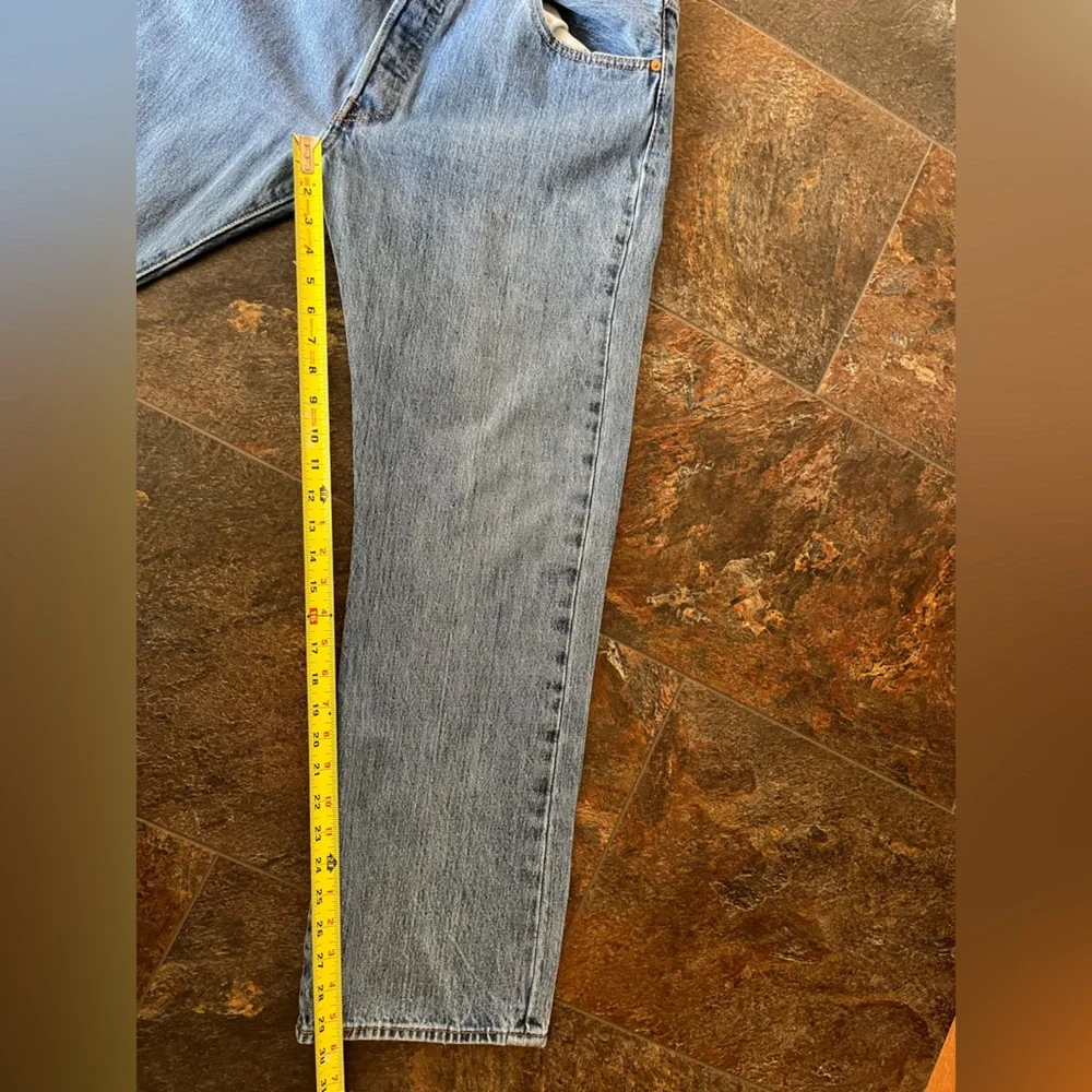 Men’s Levi’s 501 button fly medium dark wash denim jeans. Size 38x30.